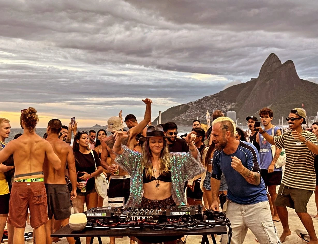 Apresentação do projeto FLUYD em Ipanema